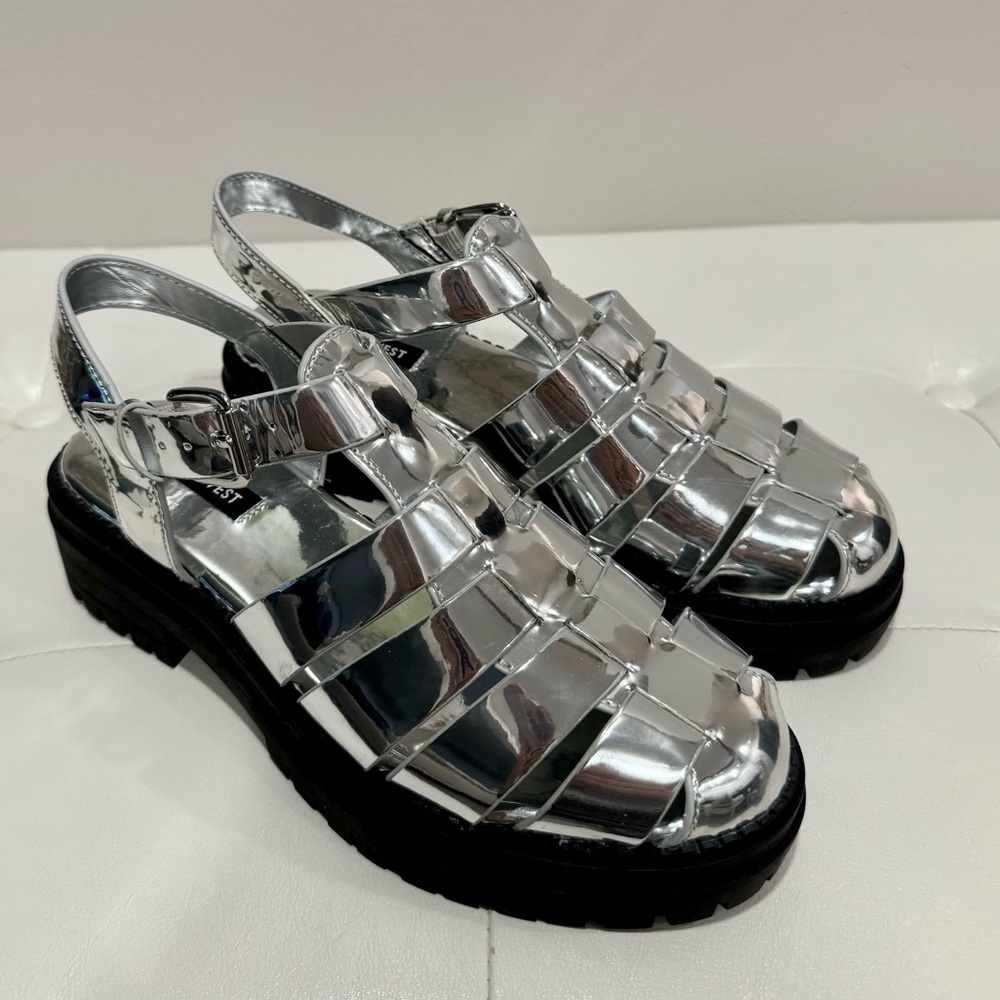 Nine West silver fisherman sandals